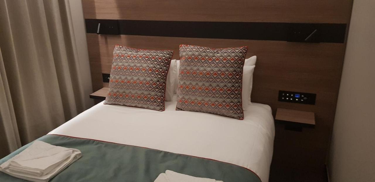 เมอริต เคนซิงตัน โฮเต็ล Hotel ลอนดอน ภายนอก รูปภาพ