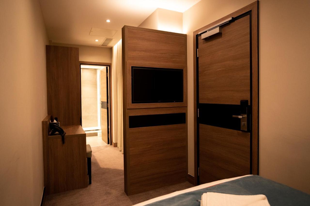เมอริต เคนซิงตัน โฮเต็ล Hotel ลอนดอน ภายนอก รูปภาพ
